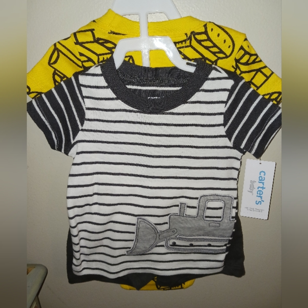 Really cute NWT Size 9 month infant boy outfit
